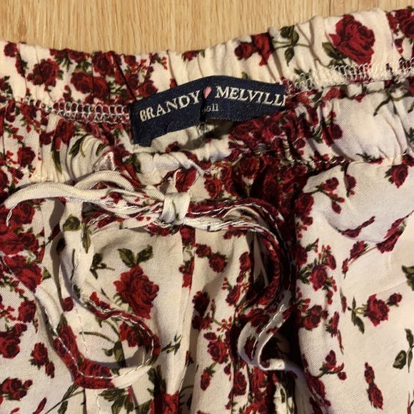 Light flowy pattern shorts - Picture 2 of 4